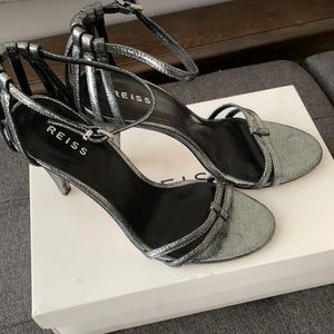 Women Ilsa M Wave25 2/23/19